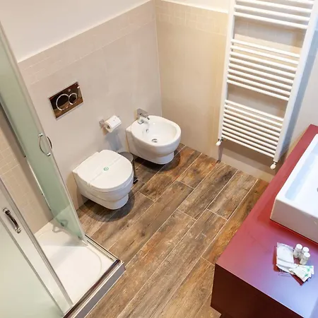 Five Πανσιόν 4*